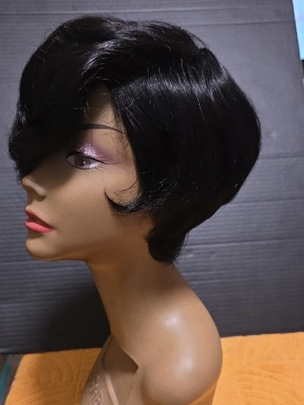 Sleek Short Side-Swept Women's Wig in Black